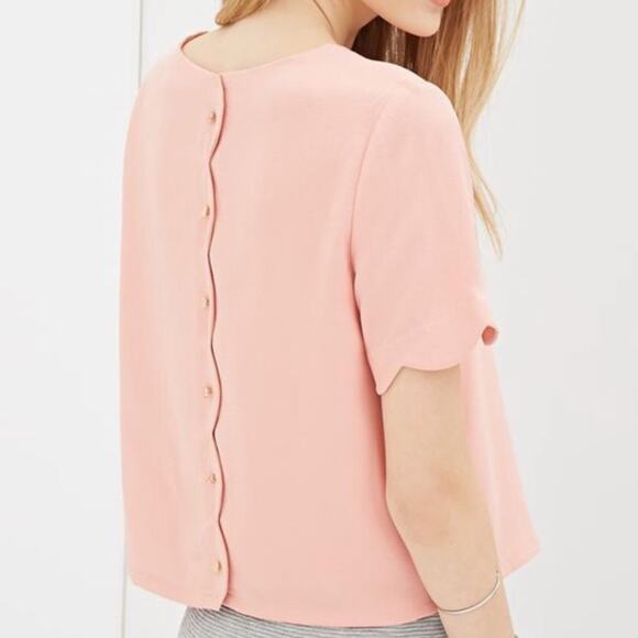 Forever 21 Pink Scalloped Short Sleeve Blouse size medium - Picture 4 of 6